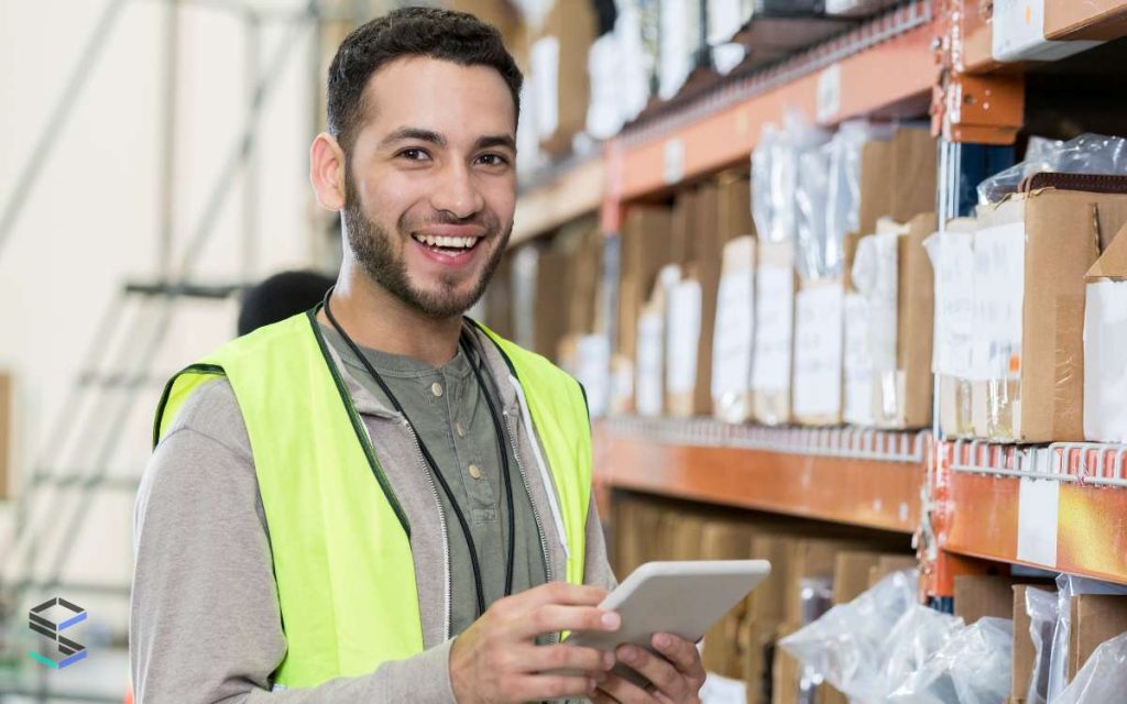 Trabajador usando un ERP